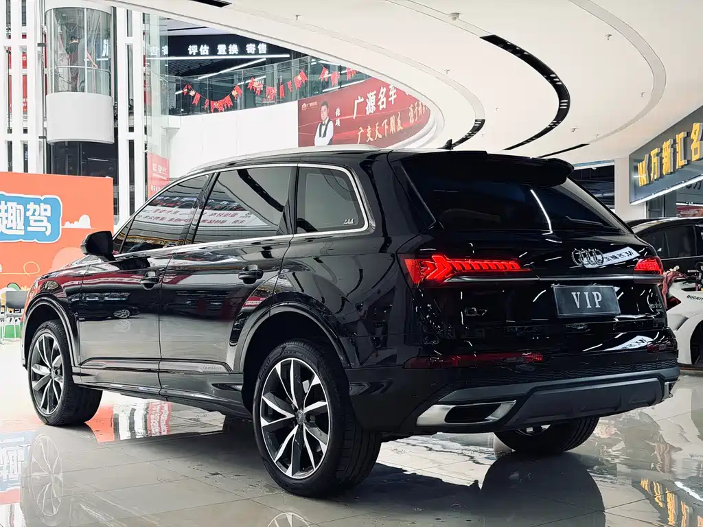 Audi Q7 — миниатюра 13