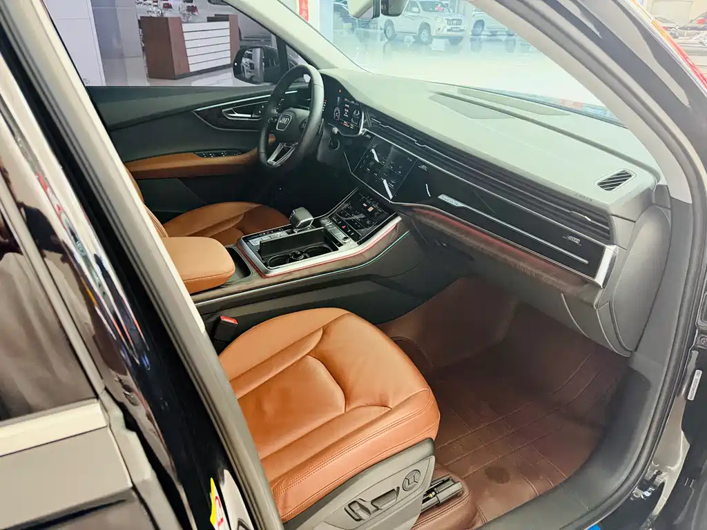 Audi Q7 — миниатюра 8