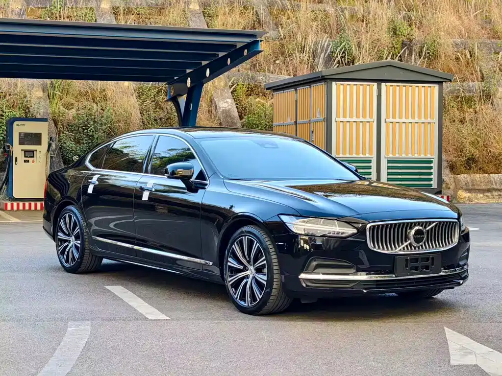 Volvo S90 2023 B5 Luxury