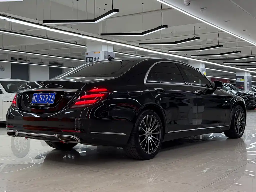 Mercedes-Benz S-Class — миниатюра 13