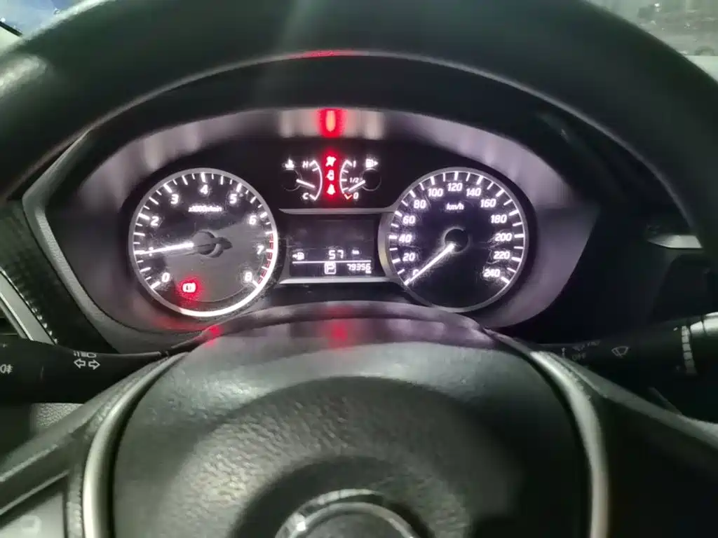 Nissan Bluebird — миниатюра 8