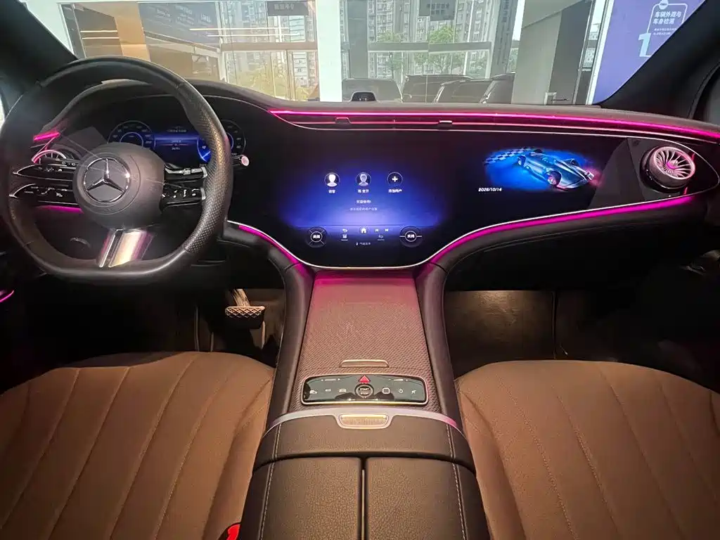 Mercedes-Benz EQE SUV — миниатюра 14