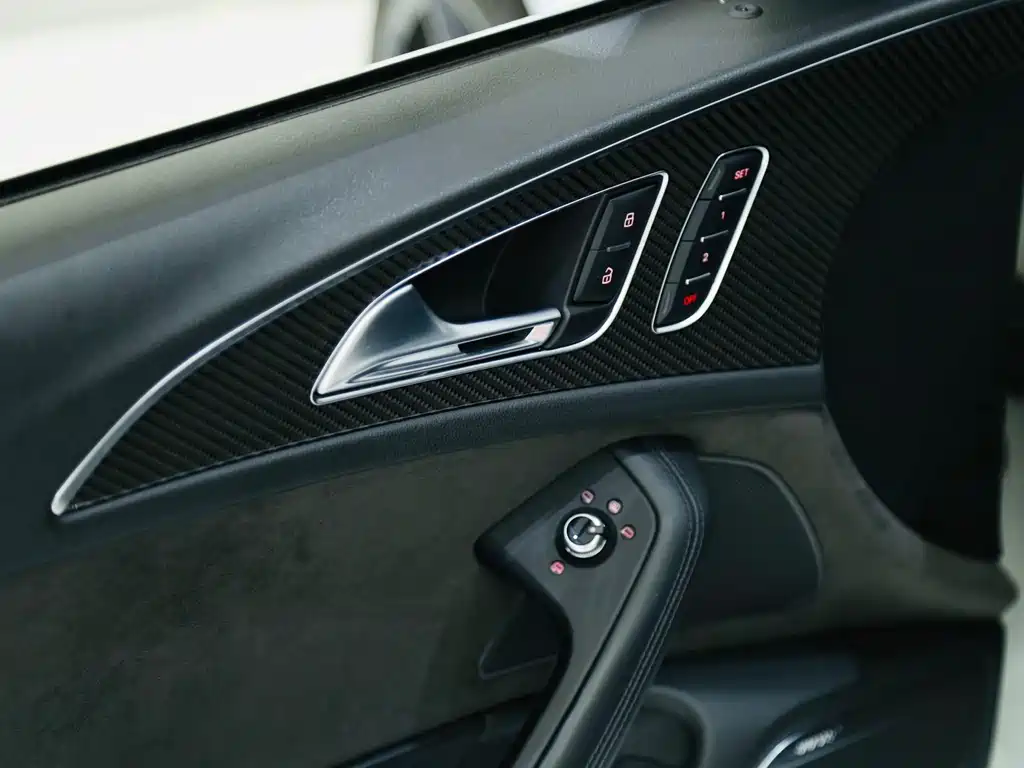 Audi RS 6 RS 6 4.0T Avant, фото 13