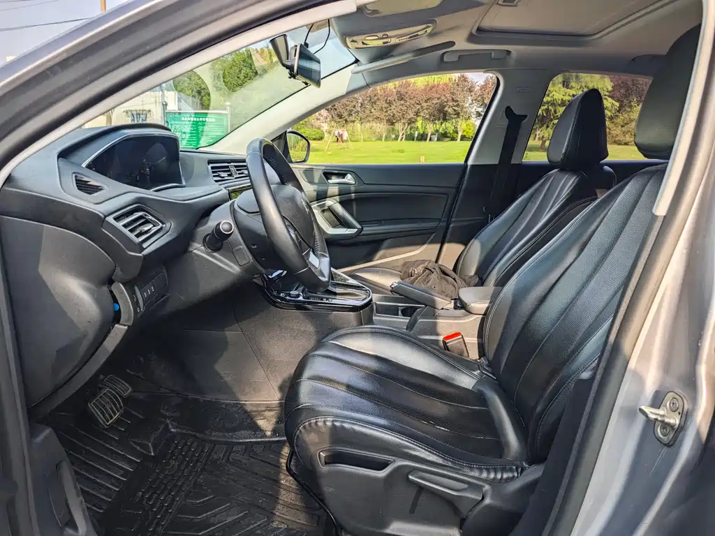 Peugeot 308 230THP Auto Luxury Edition, фото 5