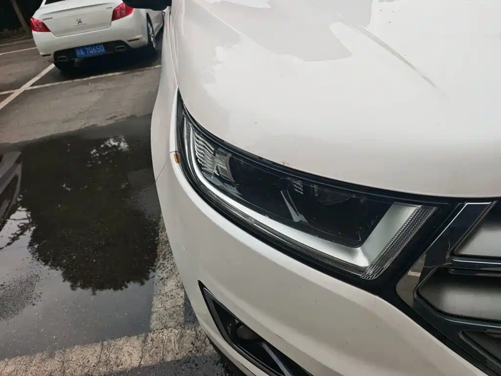 Ford Edge — миниатюра 7