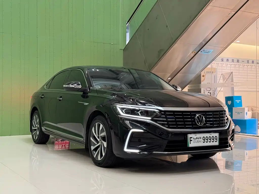 Volkswagen Passat PHEV — миниатюра 2