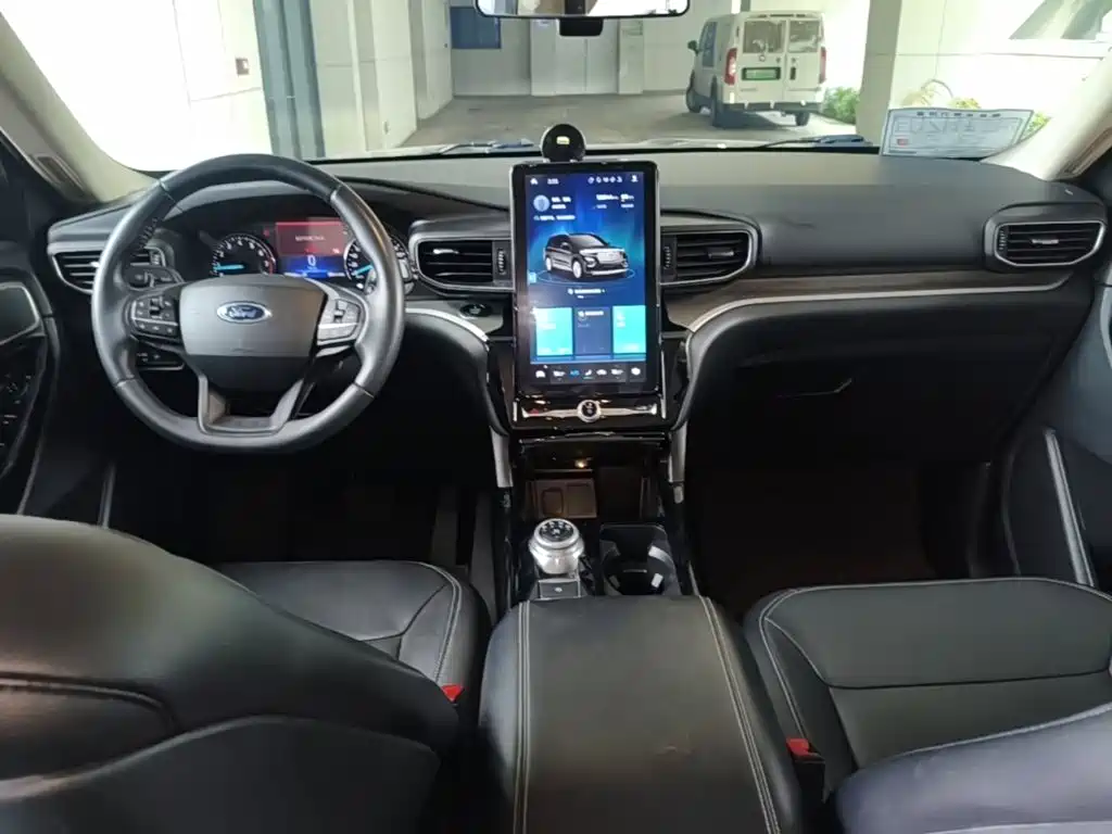 Ford Explorer — миниатюра 10