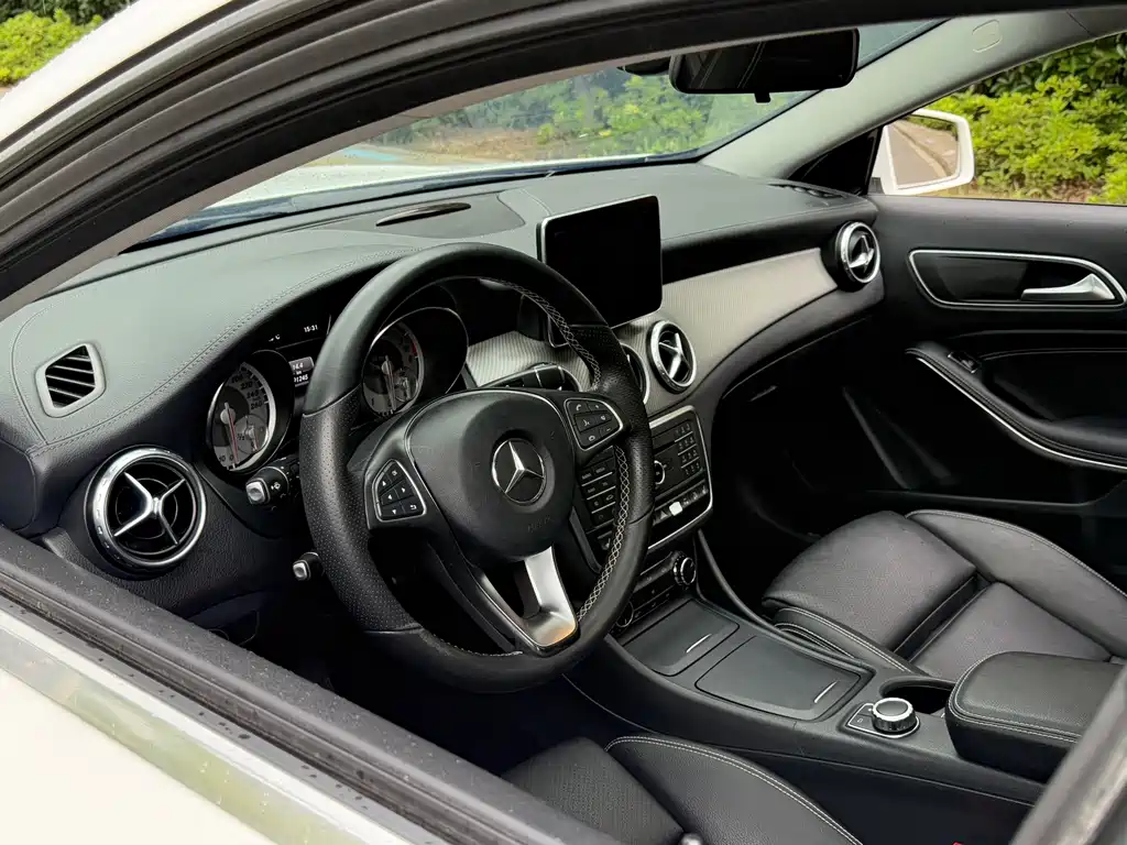 Mercedes-Benz GLA — миниатюра 18
