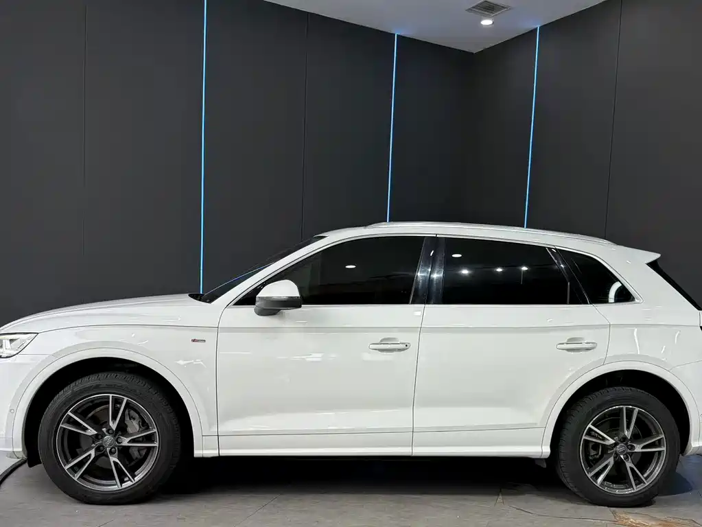 Audi Q5L — миниатюра 4