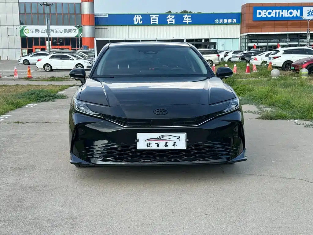 Toyota Camry — миниатюра 2