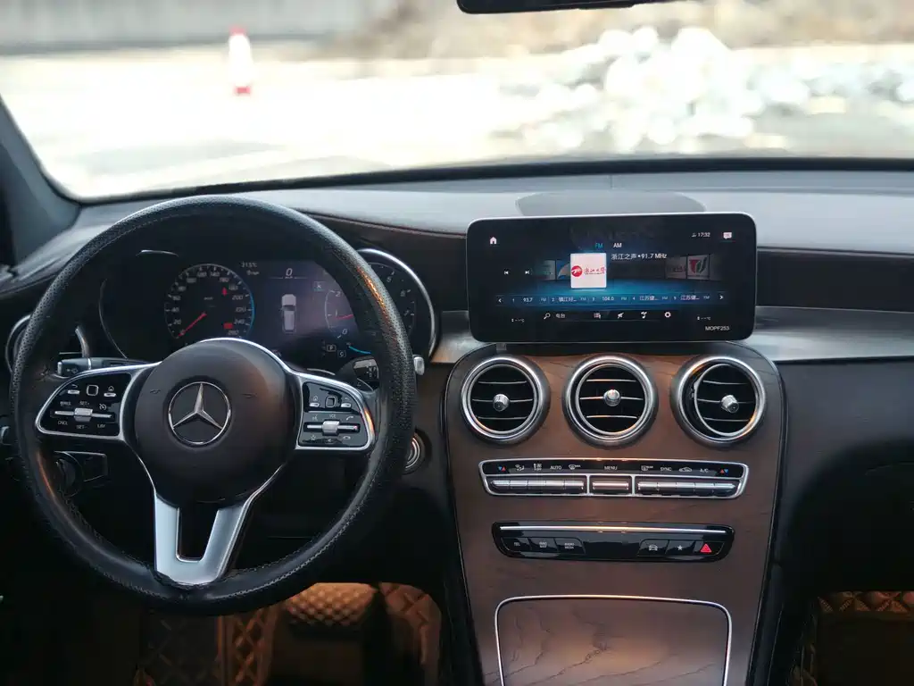 Mercedes-Benz GLC — миниатюра 7