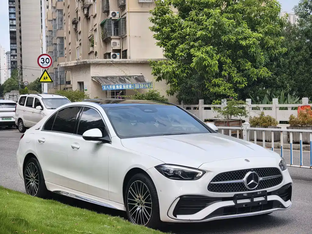 Mercedes-Benz C-Class — миниатюра 3