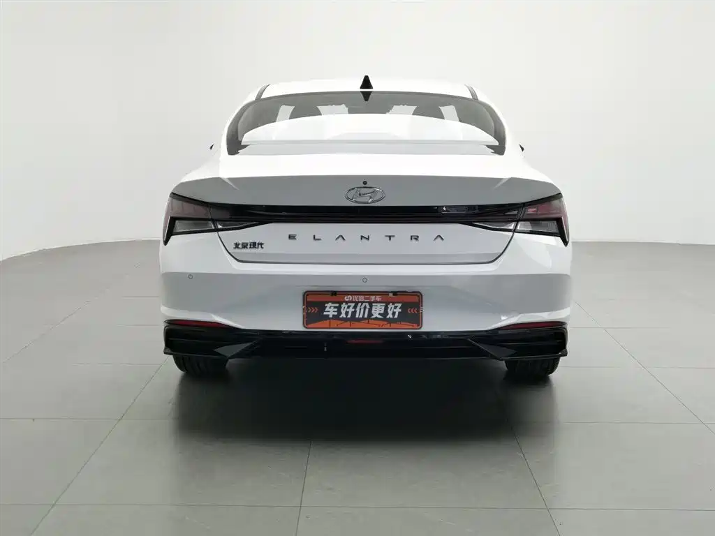 Hyundai Elantra 2021 1.5L CVT LUX Luxury