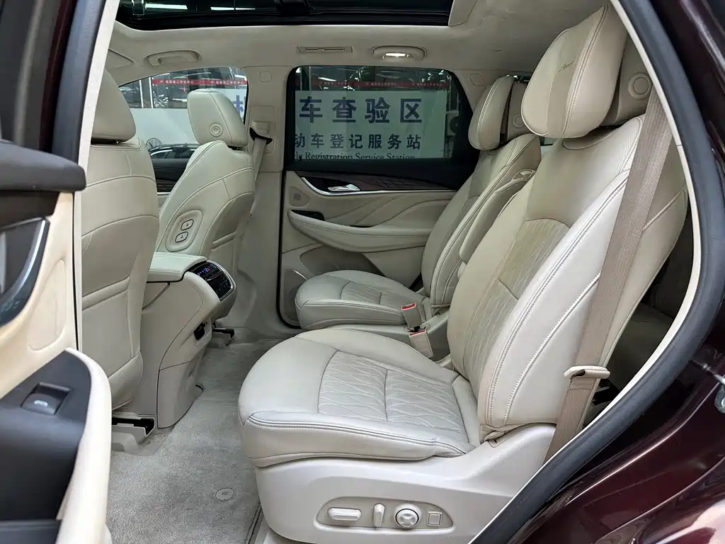 Buick Enclave — миниатюра 13