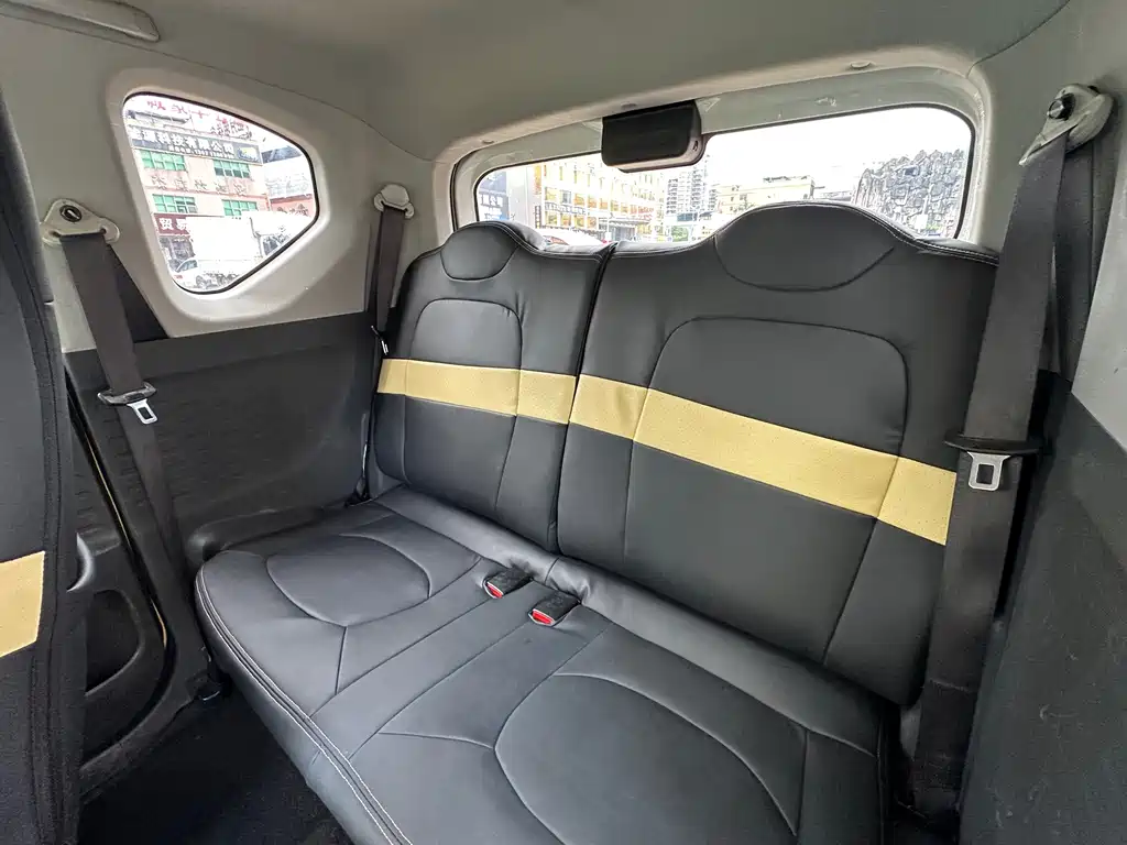Wuling MINIEV — миниатюра 4