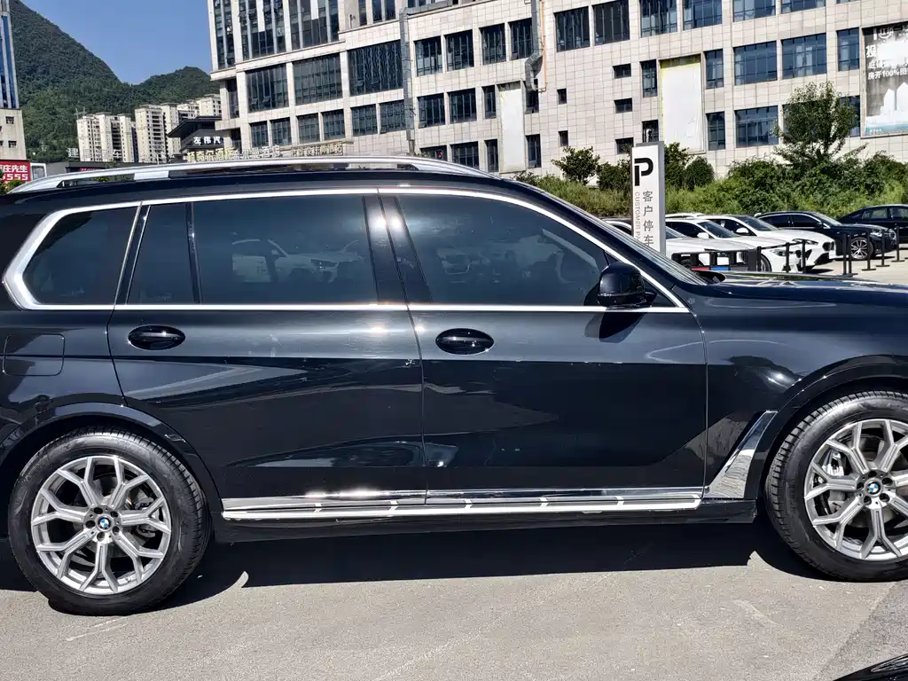 BMW X7 2024 xDrive40i Lead Luxury