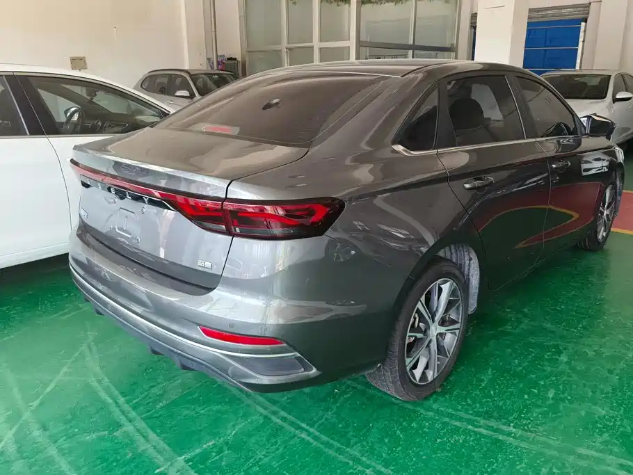 Geely Emgrand 2023 4 Champion 1.5L CVT Luxury