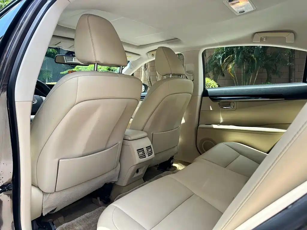 Lexus ES — миниатюра 9