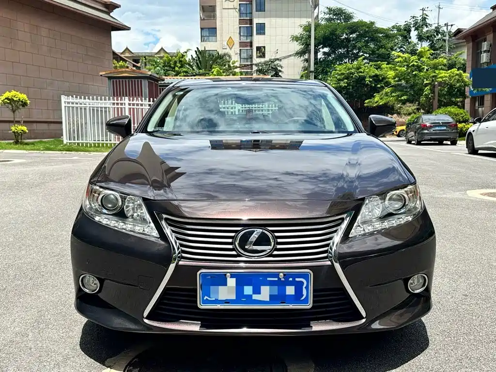 Lexus ES — миниатюра 3