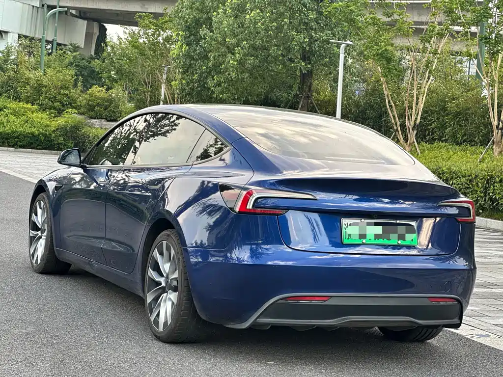 Tesla Model 3 — миниатюра 4