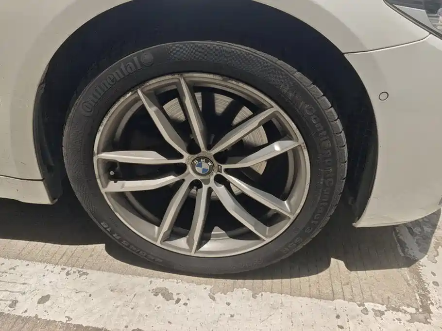 BMW 5 Series — миниатюра 6