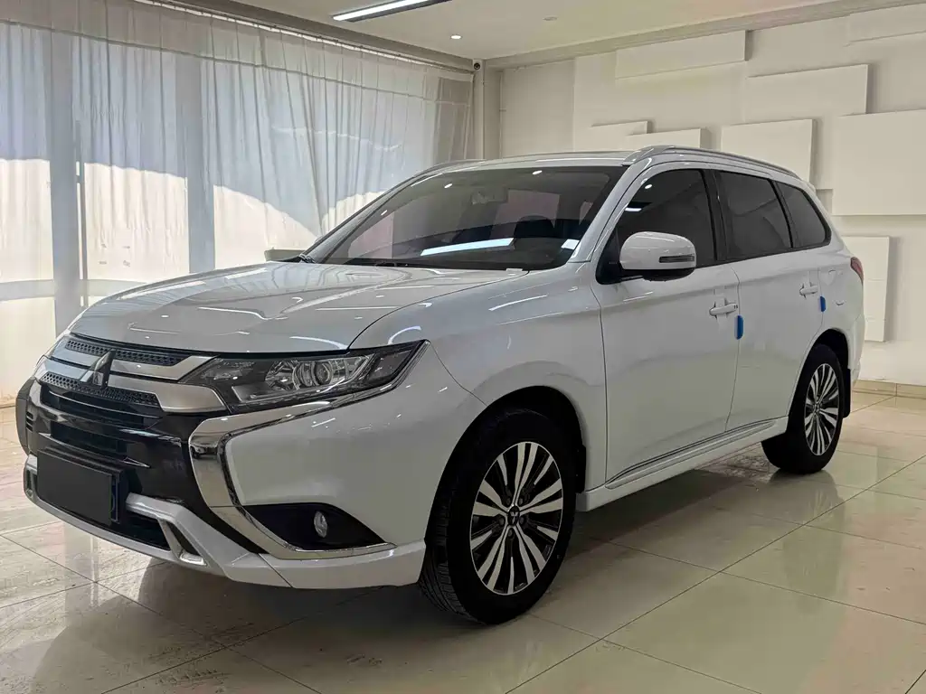 Mitsubishi Outlander 2021