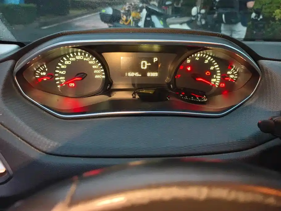 Peugeot 308 — миниатюра 14
