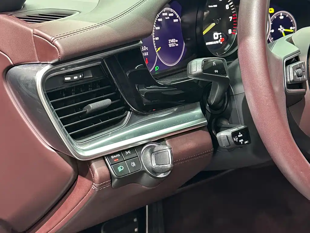 Porsche Panamera Hybrid — миниатюра 13