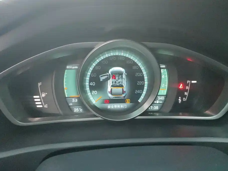 Volvo V40 — миниатюра 14