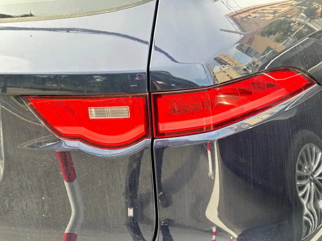 Jaguar F-PACE — миниатюра 23