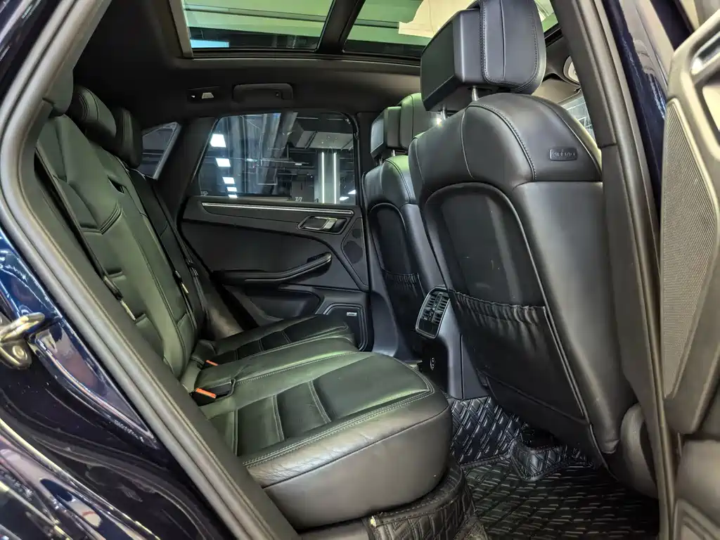 Porsche Macan — миниатюра 10
