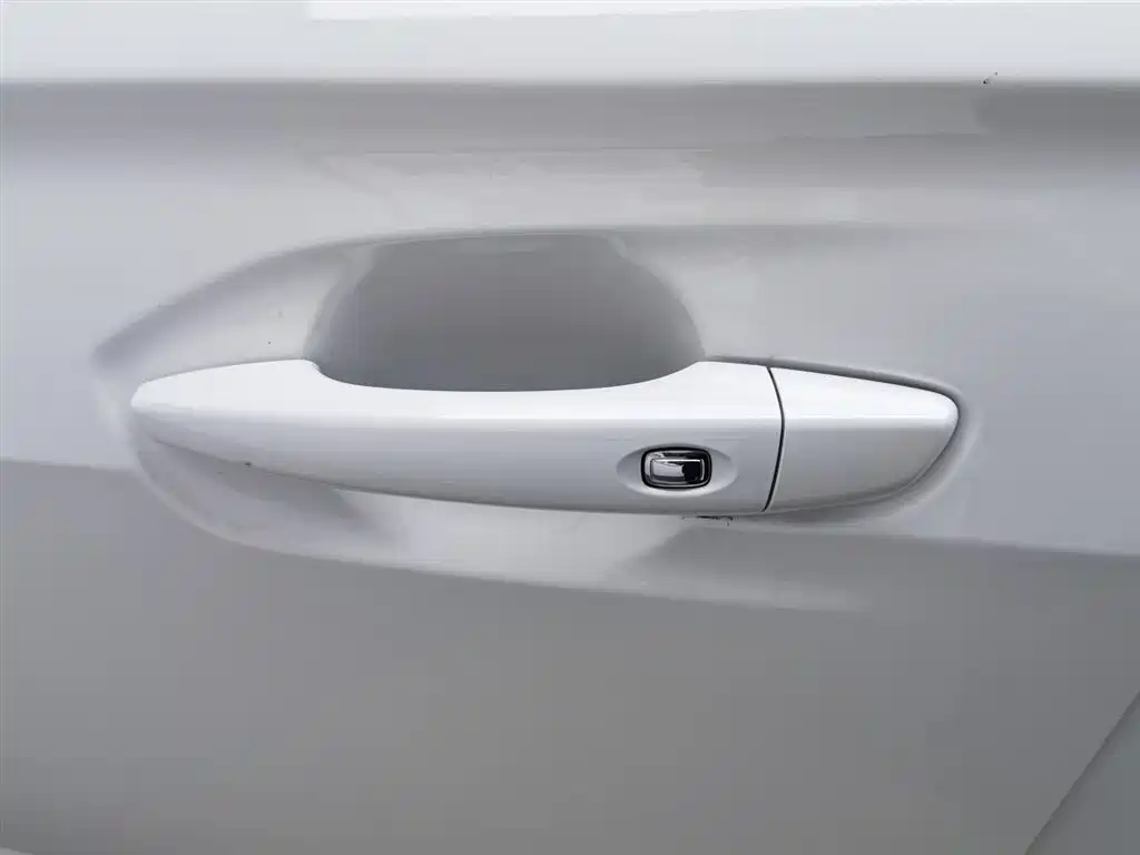 DONGFENG YI HYUN MAX