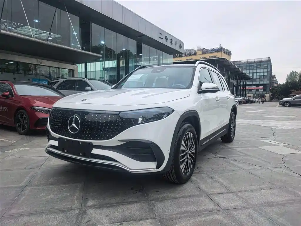 Mercedes-Benz EQB 0