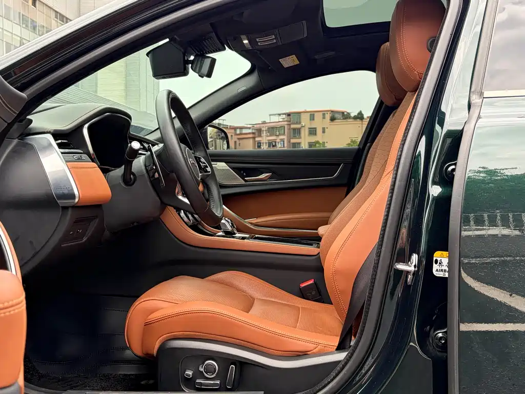 Jaguar XFL — миниатюра 7