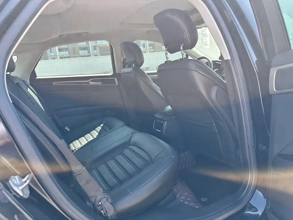 Ford Mondeo — миниатюра 17