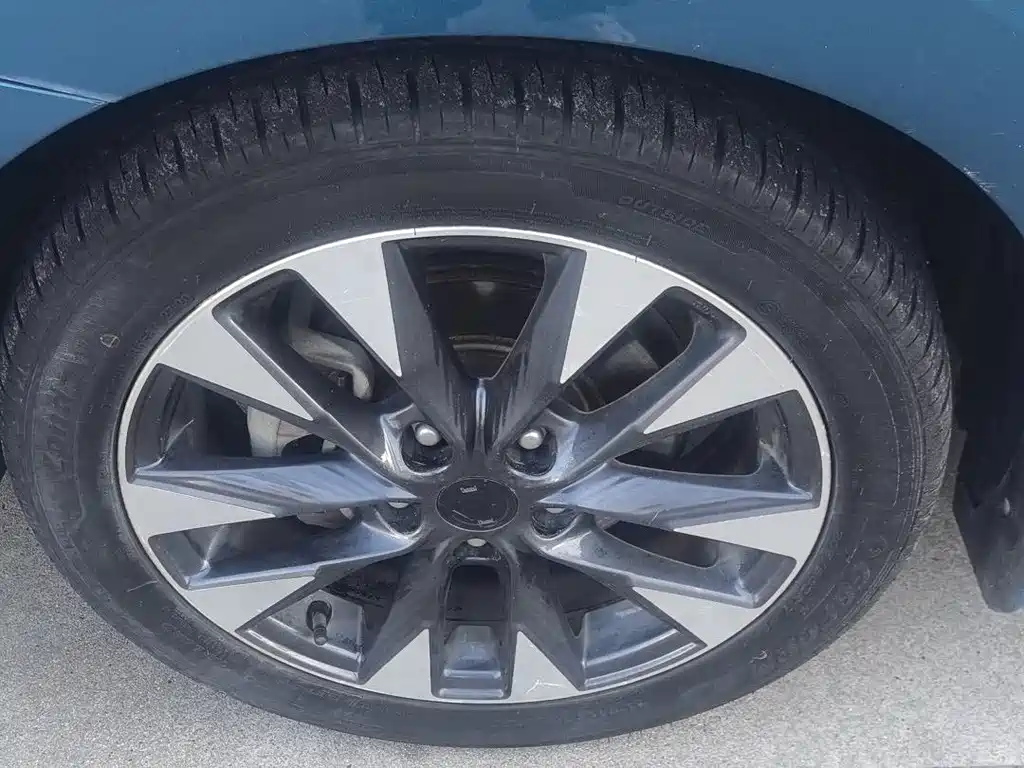 Nissan Bluebird — миниатюра 7