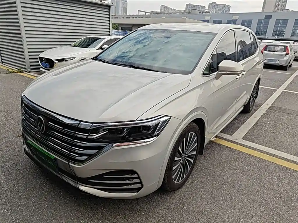 Volkswagen Viloran 2020 380TSI Premium Edition