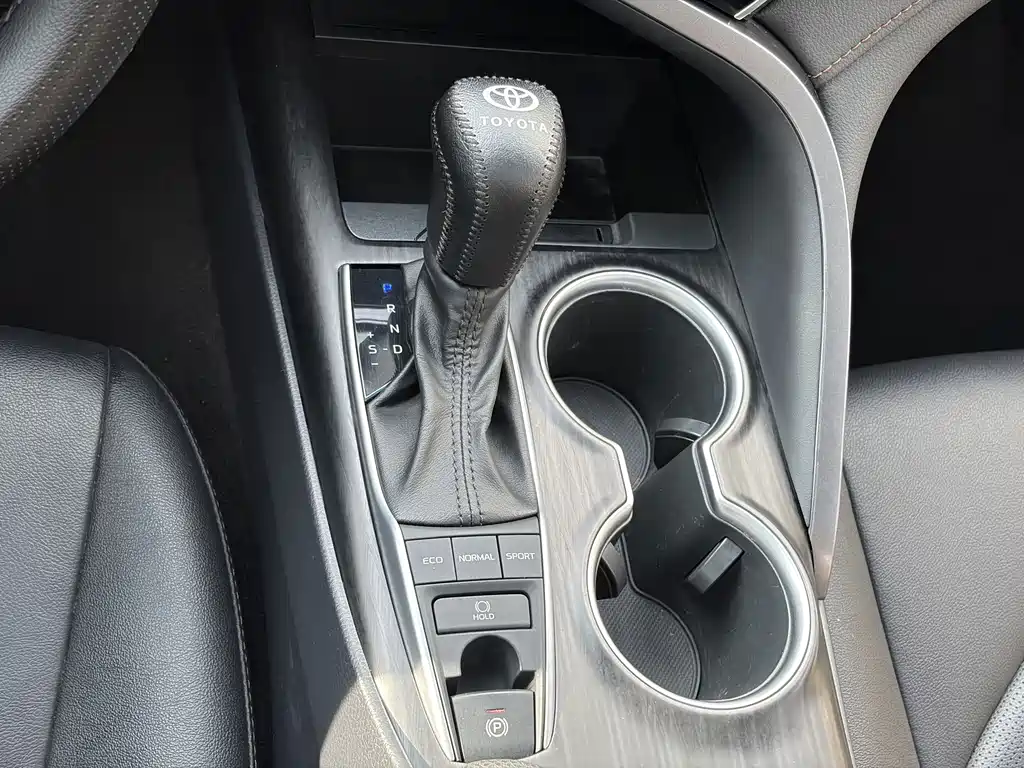 Toyota Camry — миниатюра 15