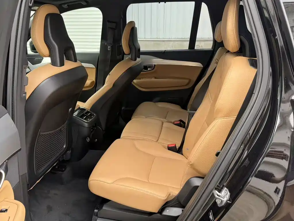 Volvo XC90 — миниатюра 7