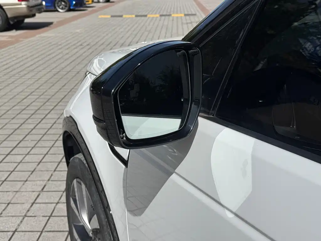 Land Rover Discovery Sport — миниатюра 6