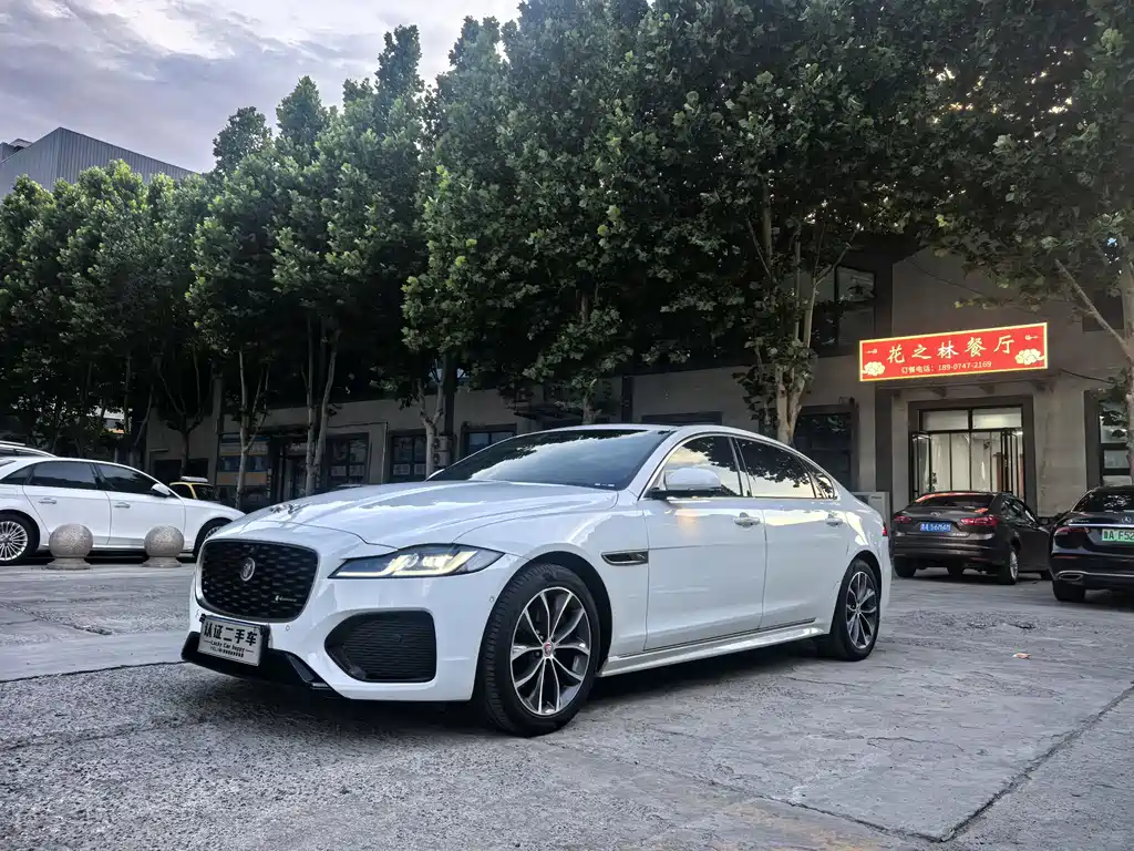 Купить Jaguar XFL