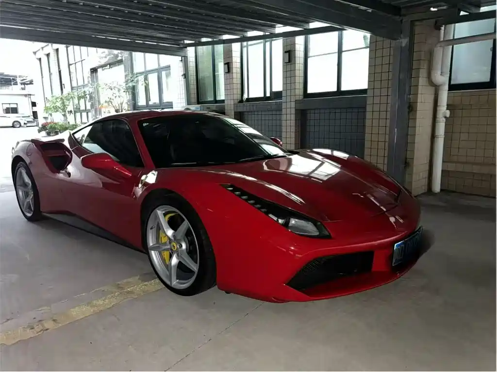 FERRARI 488