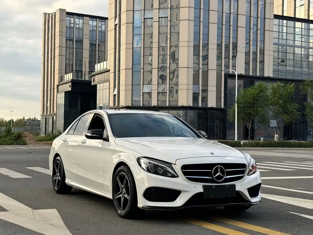 Mercedes-Benz C-Class — миниатюра 3