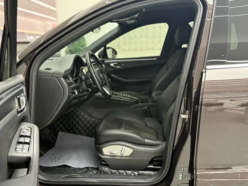 Porsche Macan — миниатюра 11