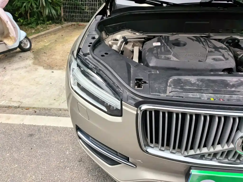 Volvo XC90 2017 T6 5 мест