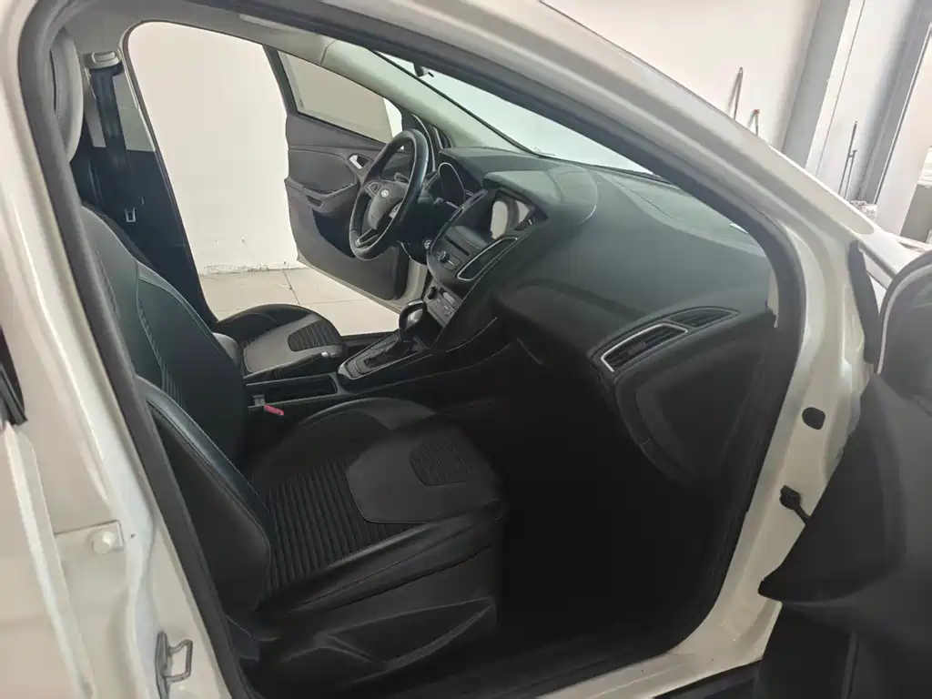 Ford Focus — миниатюра 9