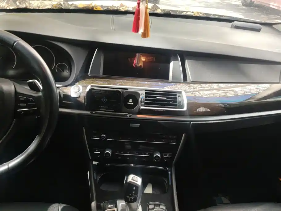 BMW 5 Series GT — миниатюра 13