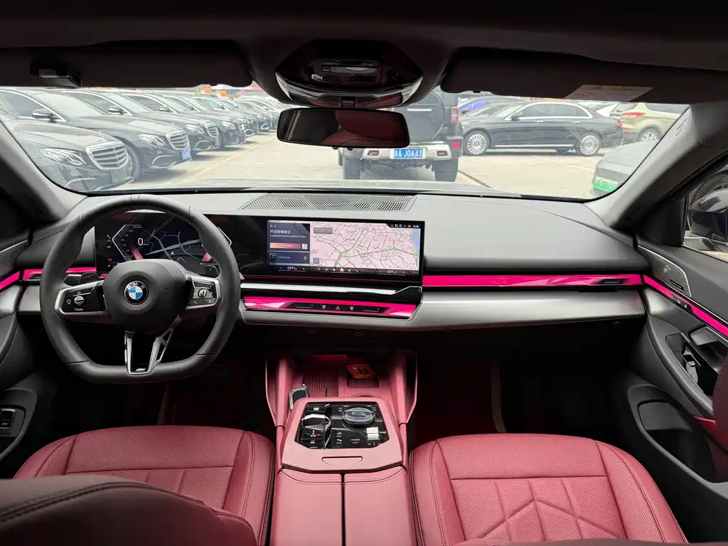 BMW 5 Series — миниатюра 12