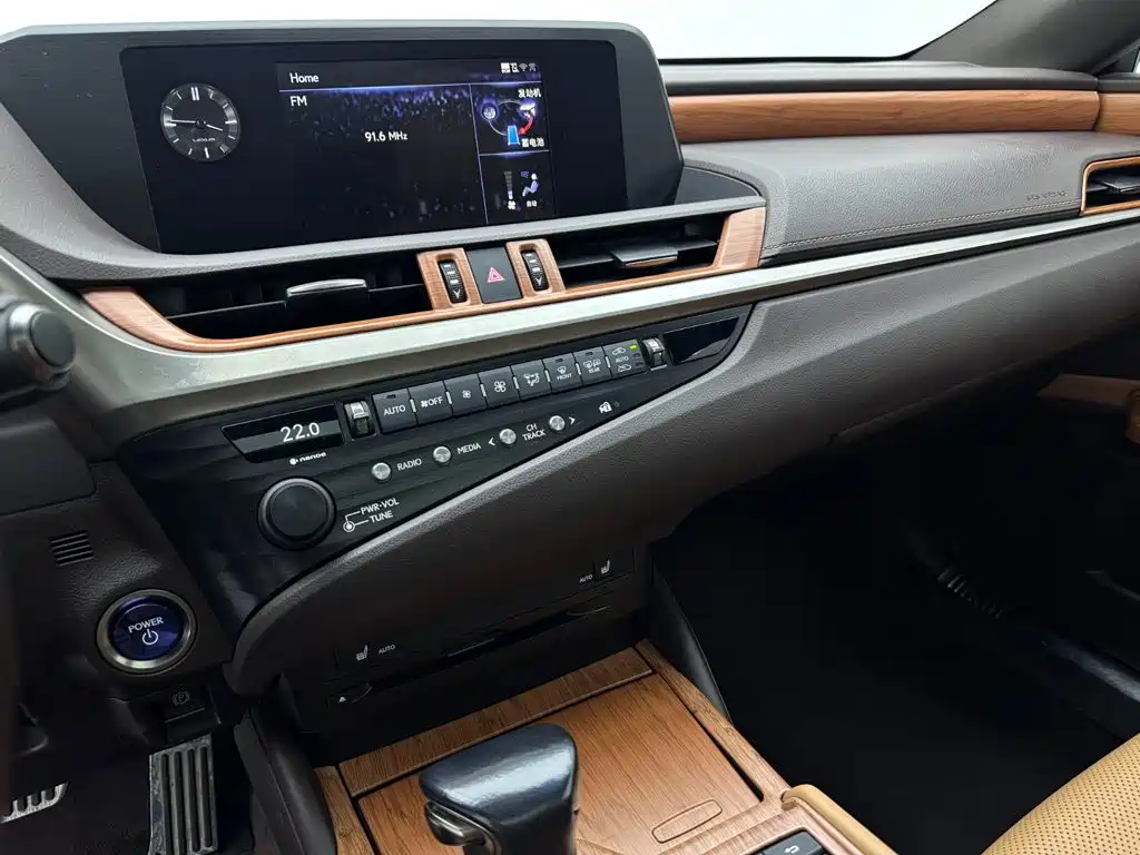 Lexus ES — миниатюра 14