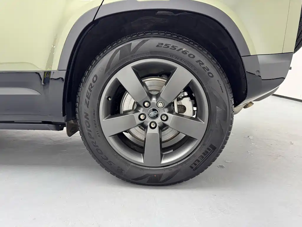 Land Rover Defender — миниатюра 7